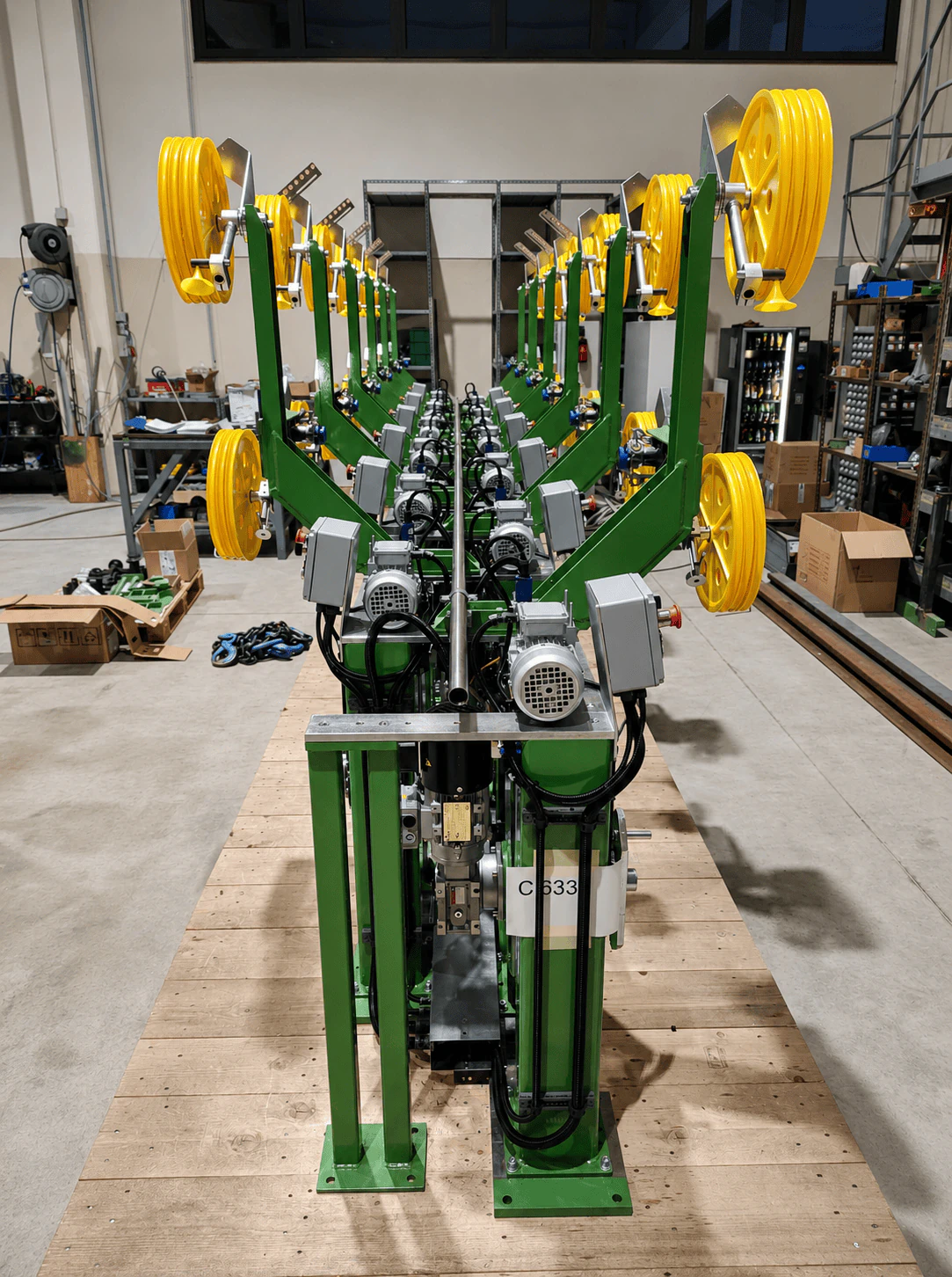 Axis of the tube line with motors and transmissions